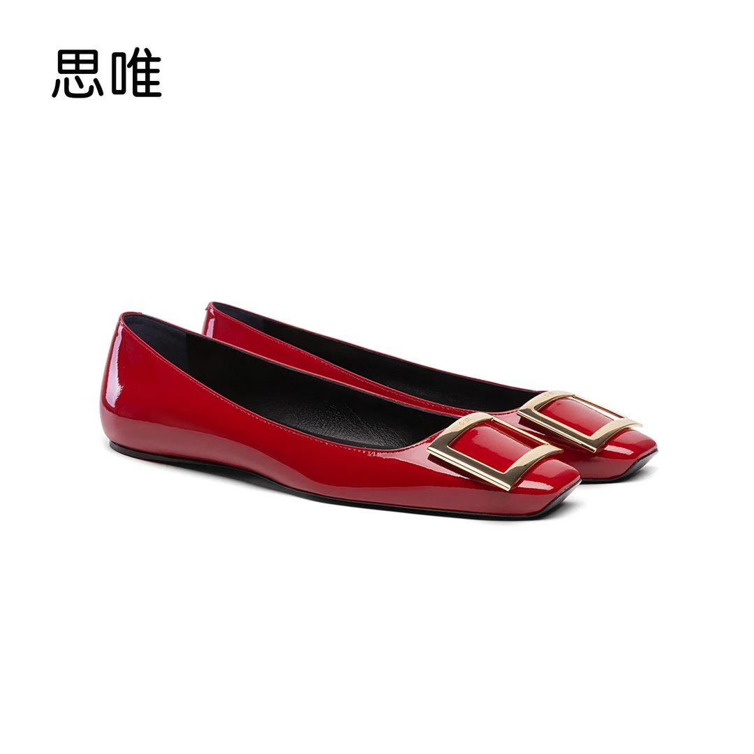 酒红色漆皮金属方扣平底鞋女2025年新款夏季方头浅口时尚休闲单鞋