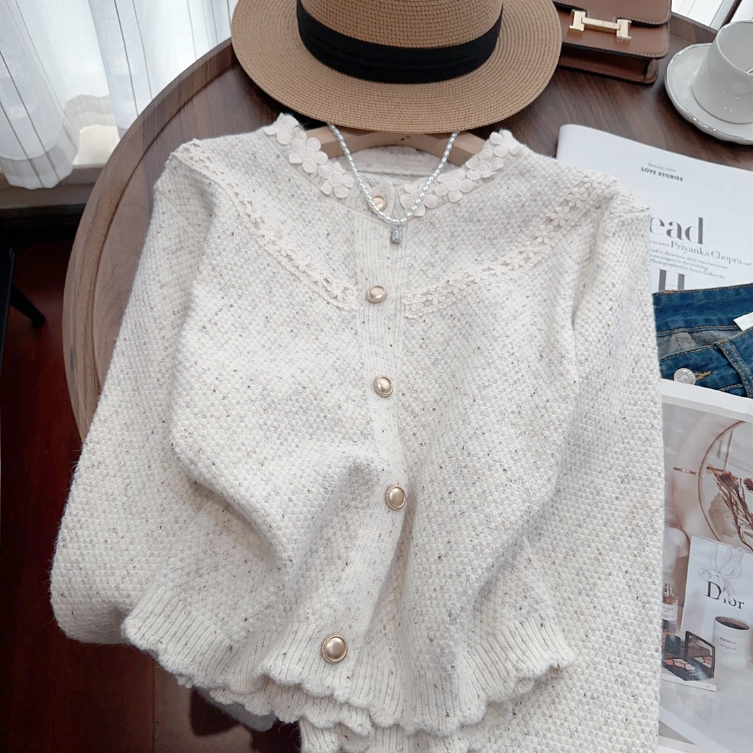 名媛高级感立体花毛衣外套女秋冬新款通勤短款针织开衫上衣