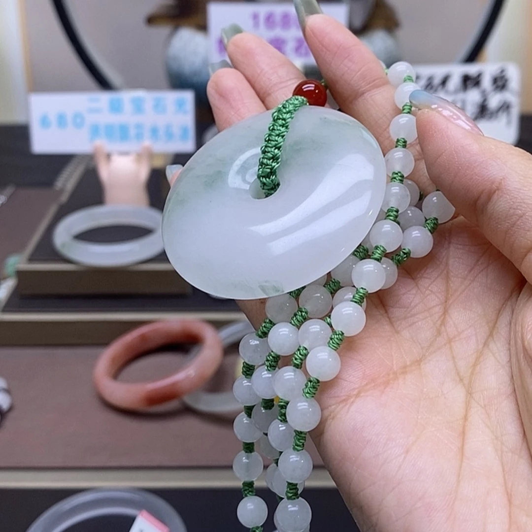 【闪购商品】石英质玉吊坠未镶嵌