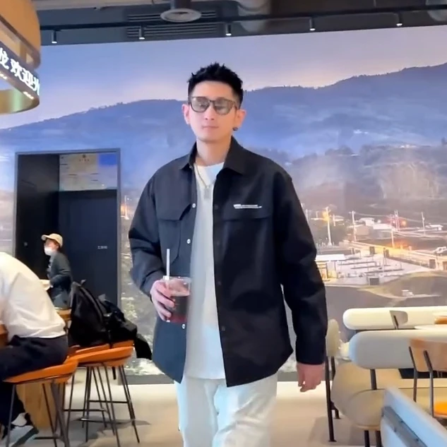 春秋季新款男士休闲百搭时尚宽松潮流帅气韩版长袖翻领衬衫简约