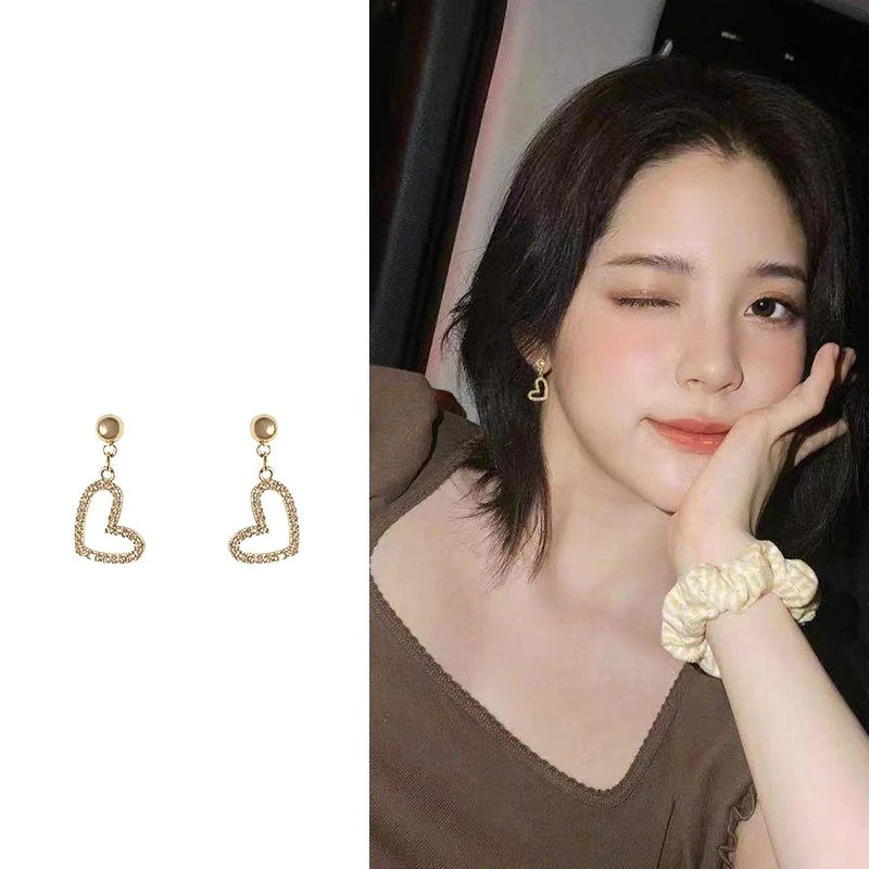 925银合成锆石耳饰 爱心气质耳钉耳环甜美轻奢设计感新款精致网红