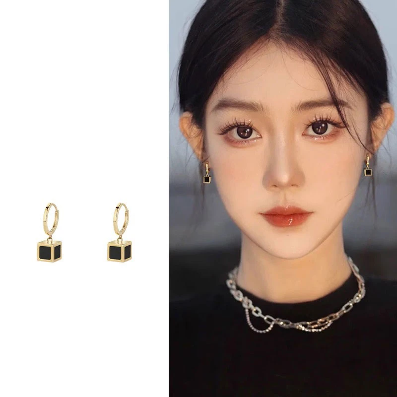 925银耳饰 黑色港风耳钉女新款爆款小众独特感耳扣耳坠气质复古