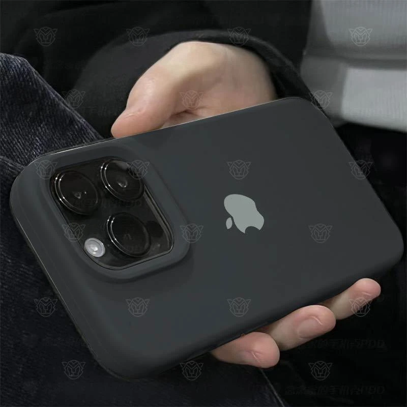 暗夜黑液态硅胶手机壳iphone14promax大孔13/12/11防摔女款xs简约