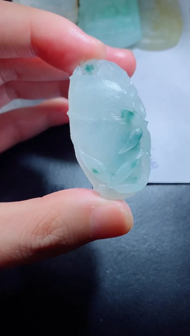 【闪购商品】定制翡翠未镶嵌毛货不支持退换付款后联系客服确认抛光