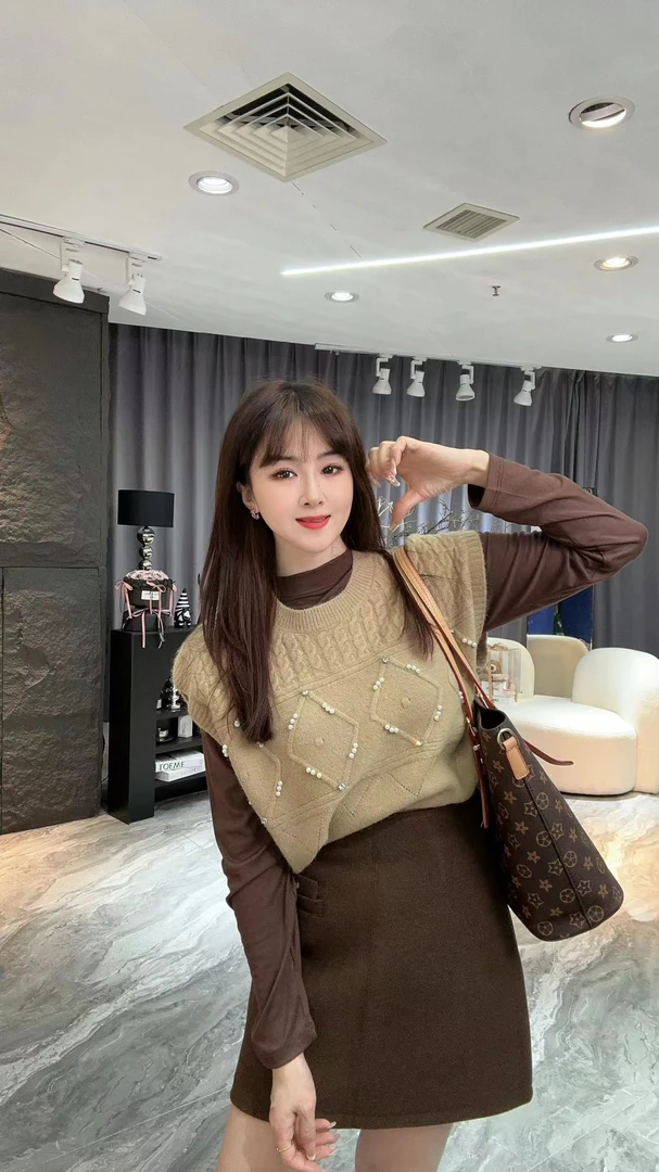 小凉家（T）6665秋冬新款镶钻圆领麻花针织马甲背心叠穿宽松毛衣