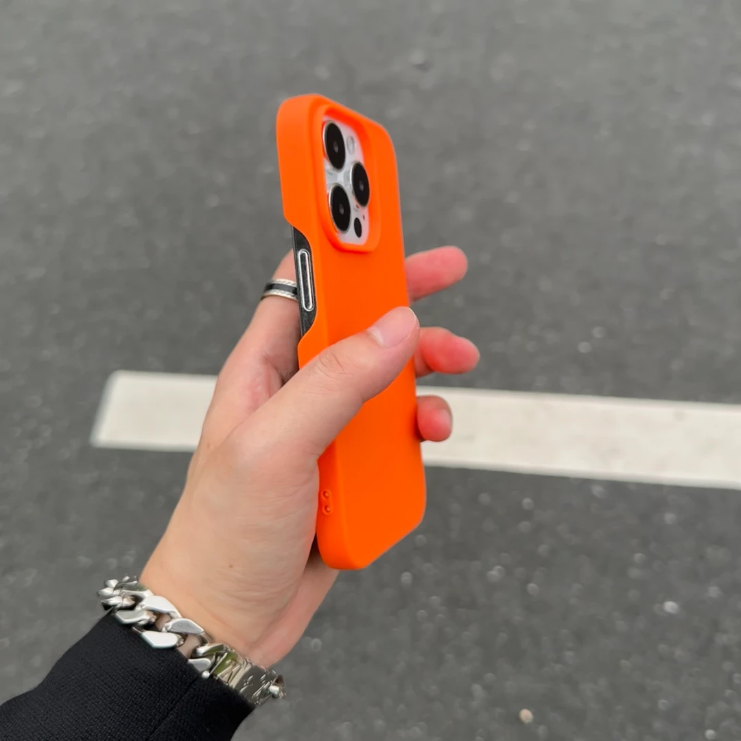 欧克里里ins轻薄半包大孔适用iPhone15promax苹果12/13/14手机壳