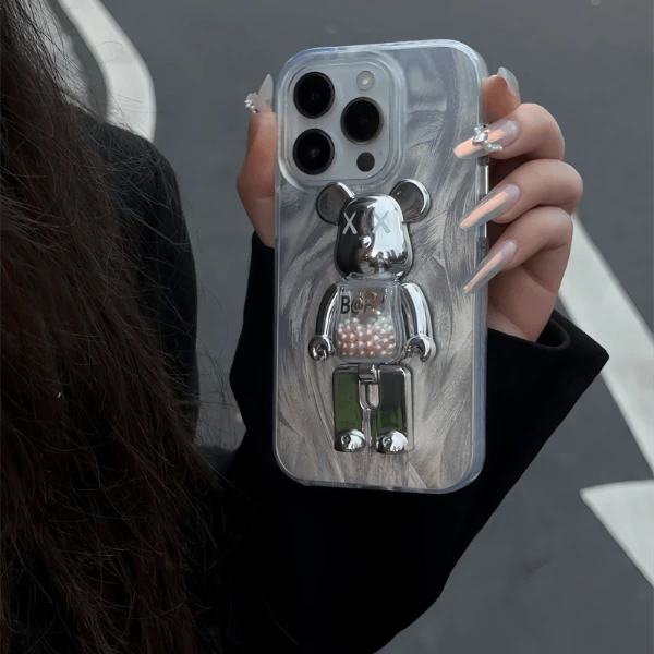 欧克里里高级羽纱暴力熊支架苹果15手机壳iPhone13promax