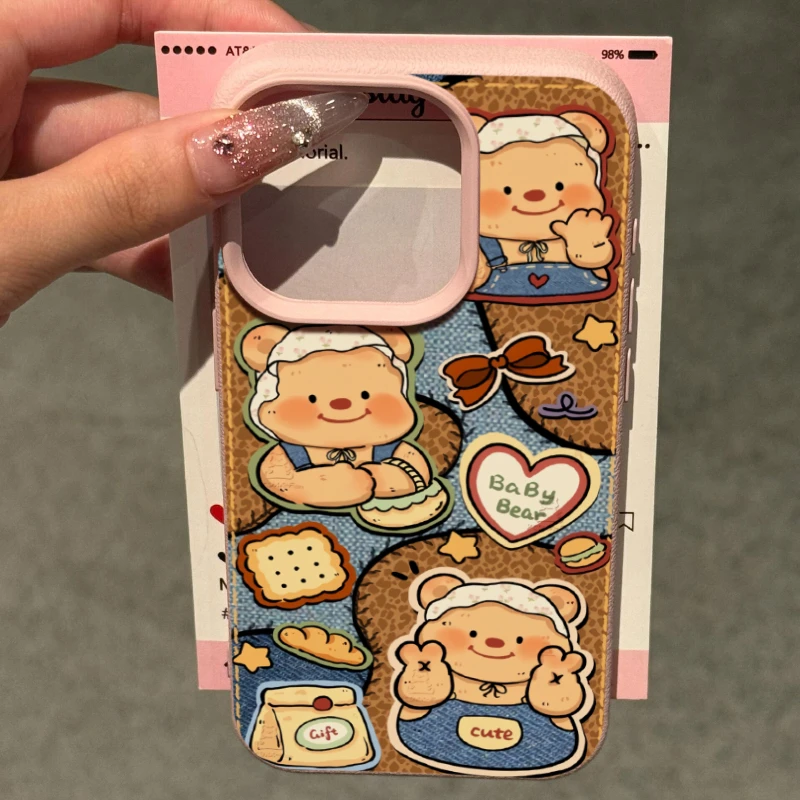 欧克里里牛仔纹黄油小熊荔枝纹适用iphone15苹果13/14手机壳12/11