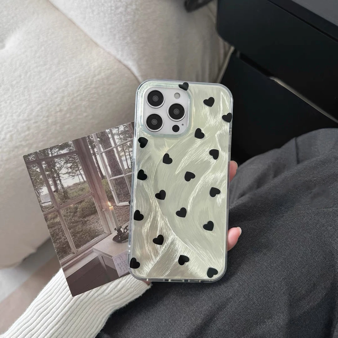 黑色满屏爱心羽纱适用苹果15手机壳iphone13/14promax创意12软11