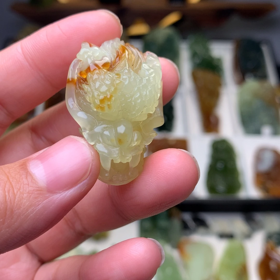岫玉挂件龙头未镶嵌
