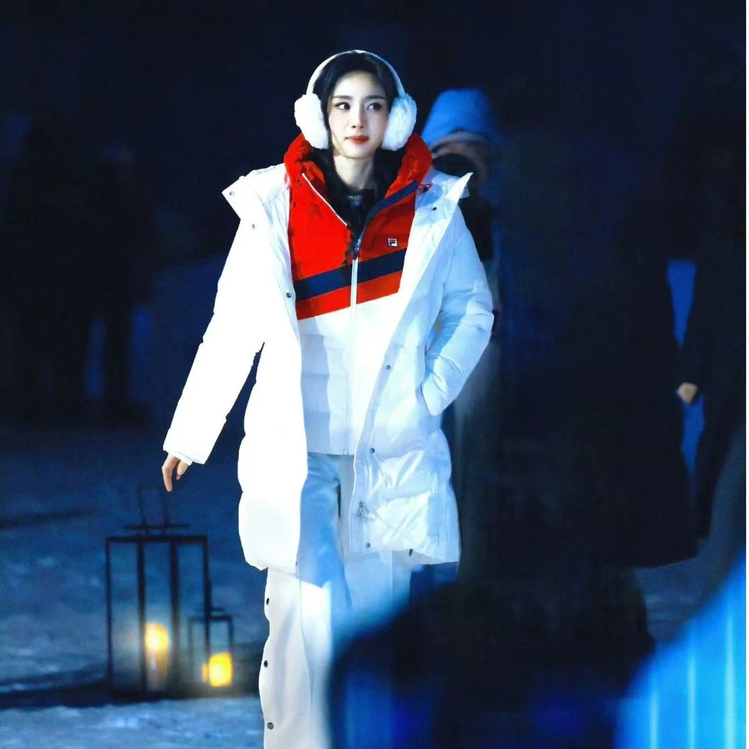 【杨幂走秀款】斐乐女款冬季爆款保暖中长款羽绒服F11W341910F