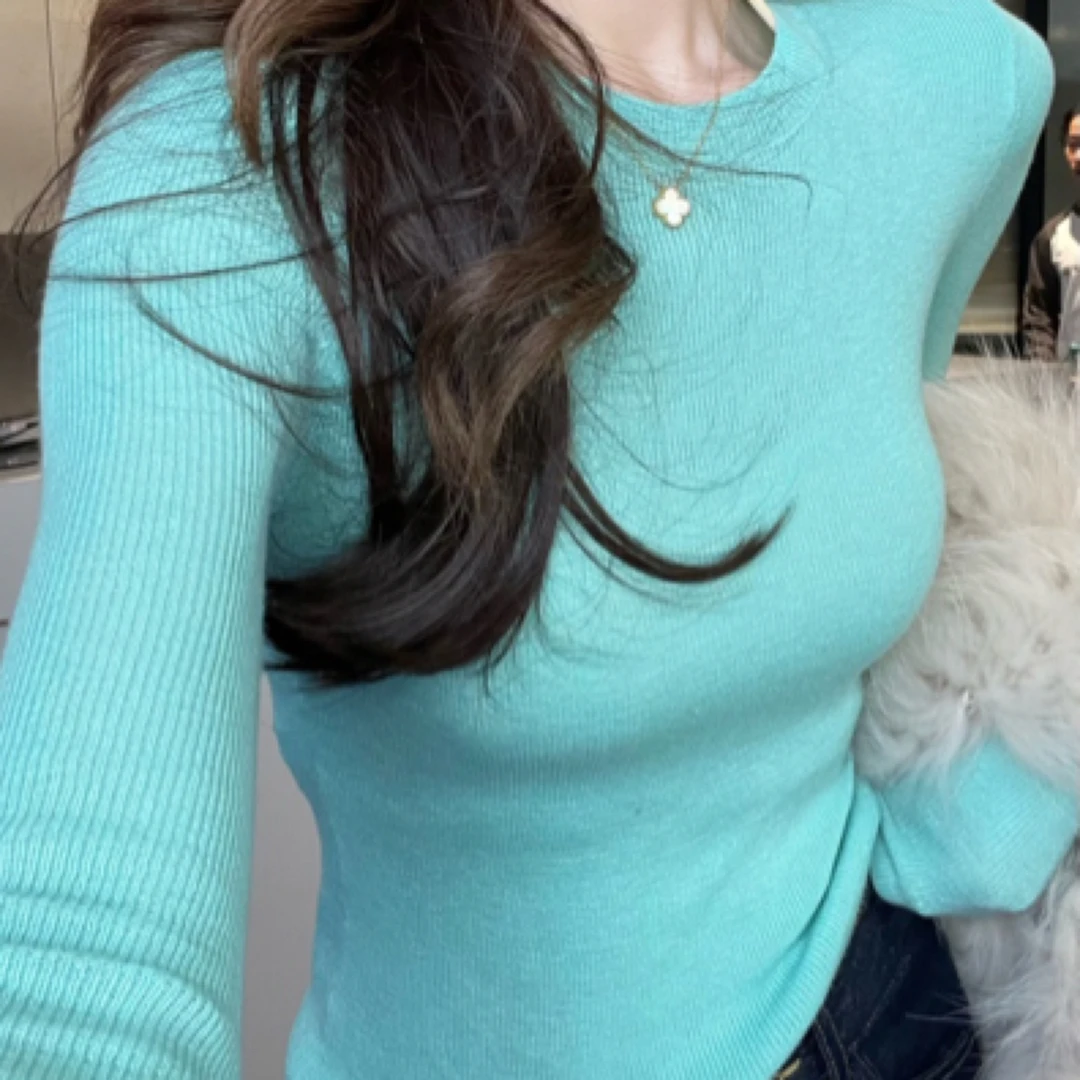 毛衣女装气质针织时弹力很大上身效果收到手是绿色的 上身蓝色