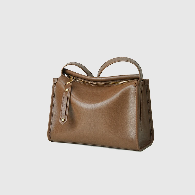 今年爆款邮差包植鞣牛皮大容量休闲通勤包复古轻奢斜跨包单肩包