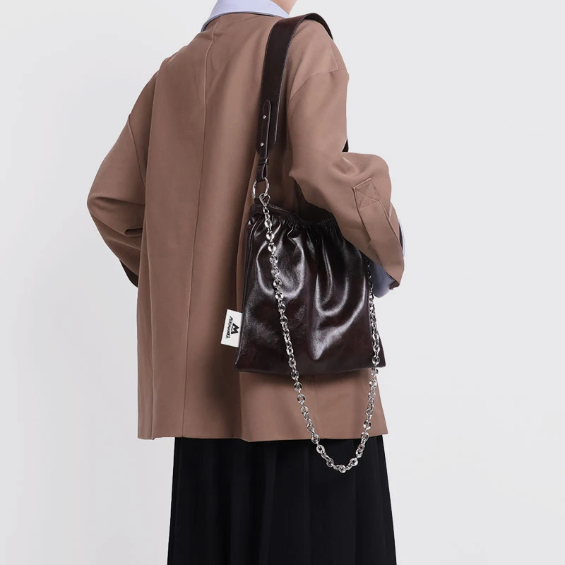 木川卡原创设计休闲小众腋下包ins复古摩登感流浪托特包水桶包