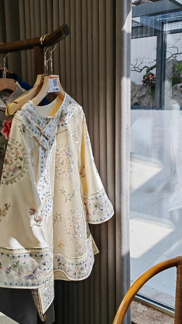 【图片仅参考 3000-1w】重工纯手工真丝苏绣太太服直播付米链接