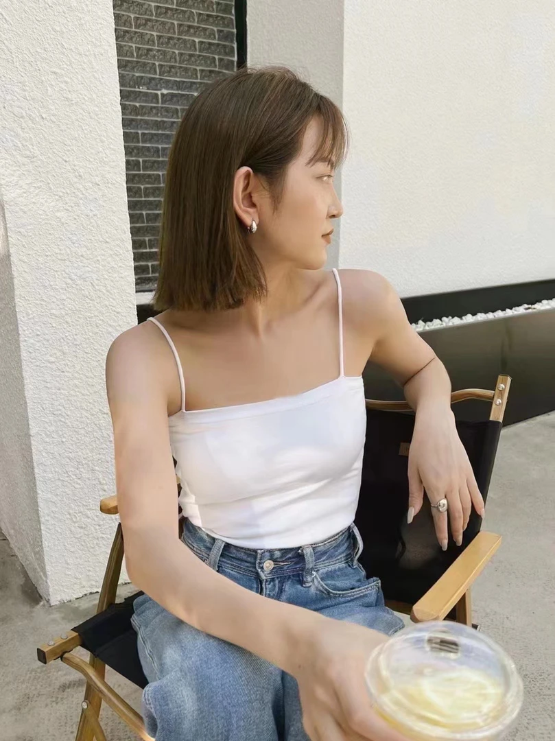 时尚百搭一字肩纯色打底吊带