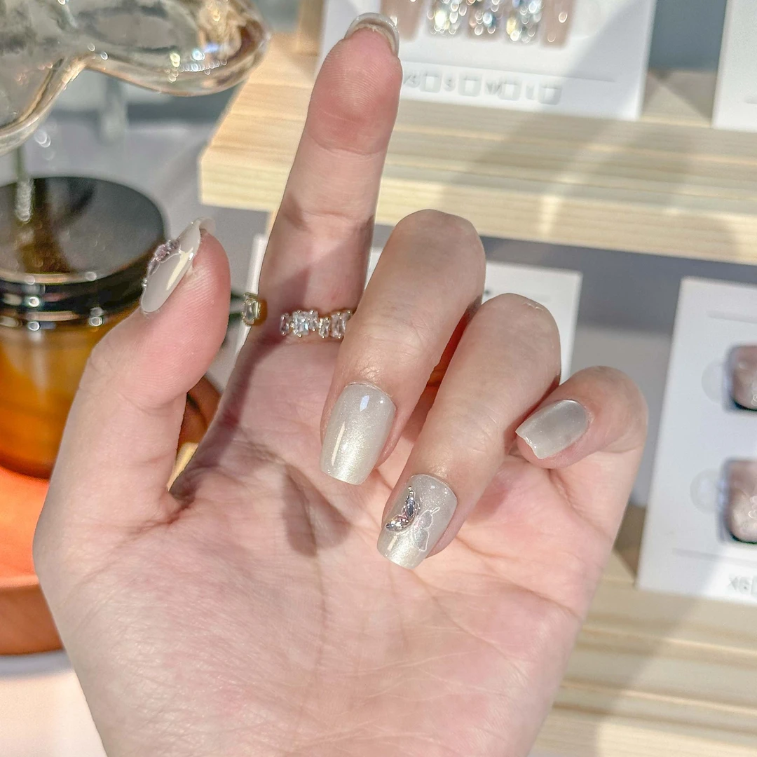奶油蝴蝶纯手工穿戴甲超自然人工猫眼手绘短方美甲贴片