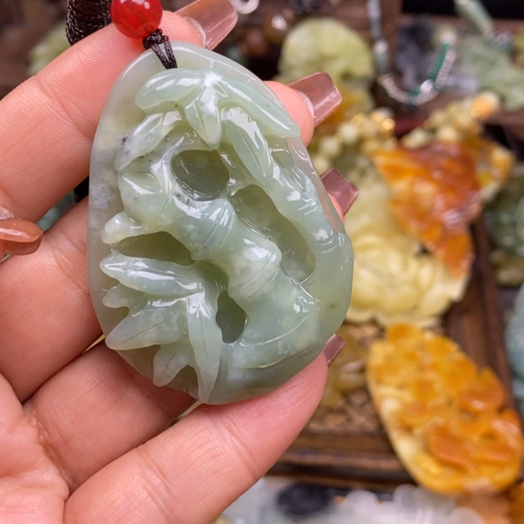 【闪购商品】蛇纹石玉颈饰未镶嵌