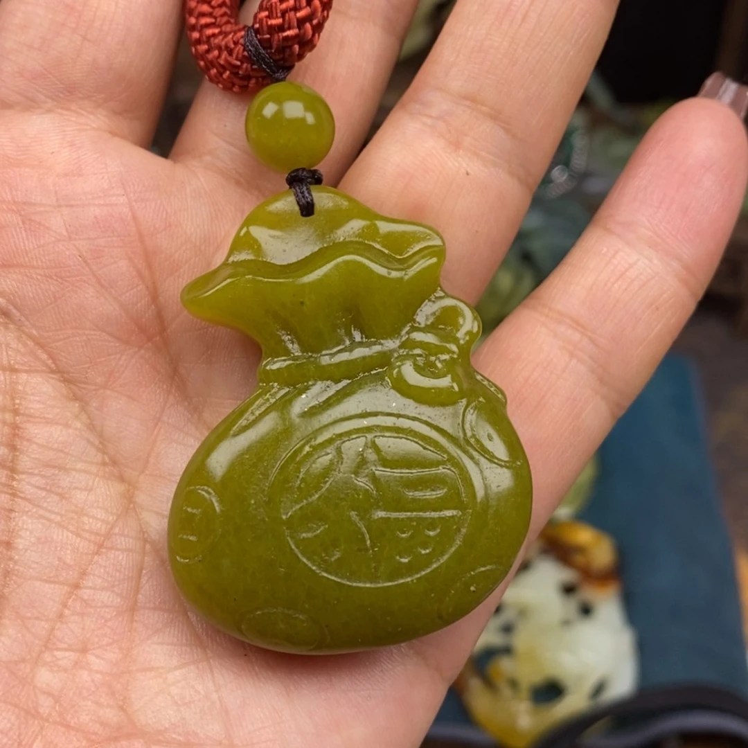 【闪购商品】蛇纹石玉颈饰未镶嵌