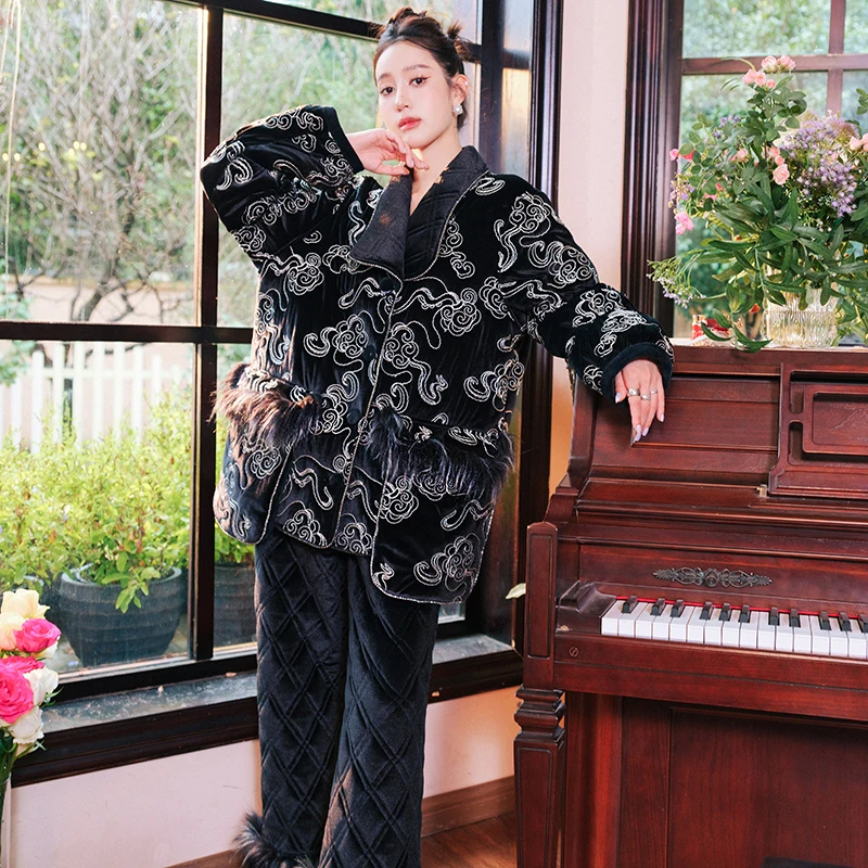 原创奢华丝绒刺绣三层加厚夹棉睡衣两件套宽松加绒家居服套装冬新