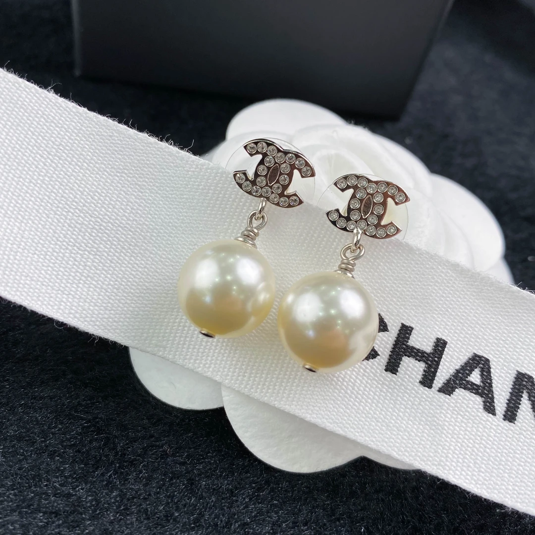 全新未使用 Chanel/香奈儿 经典双C 水钻白色珍珠 耳环 S4542