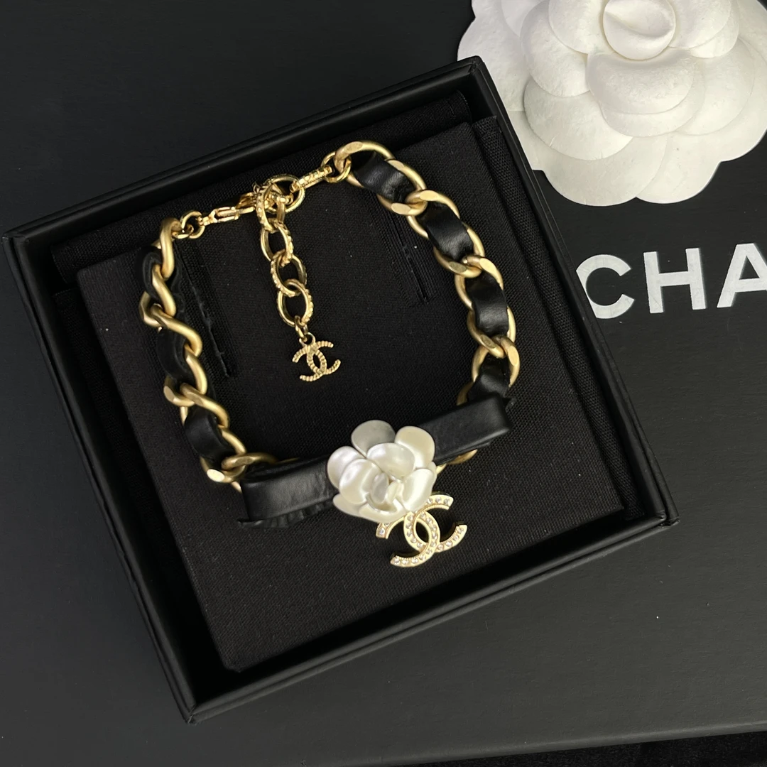 全新未使用 Chanel/香奈儿 经典双C 山茶花皮穿链 手链 S3266