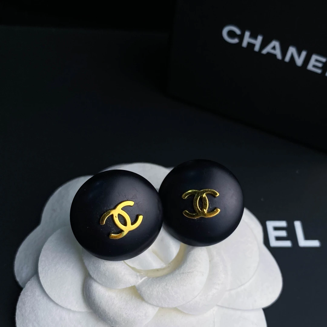 全新未使用 Chanel/香奈儿 中古款黑色圆形双C纽扣耳钉 S3087