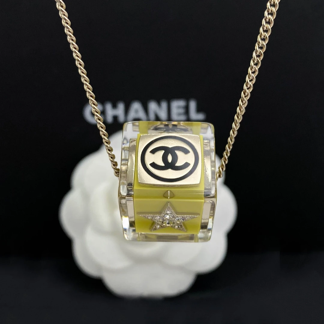 未使用 Chanel/香奈儿 22S新款骰子黄色四面图案项链 S4361