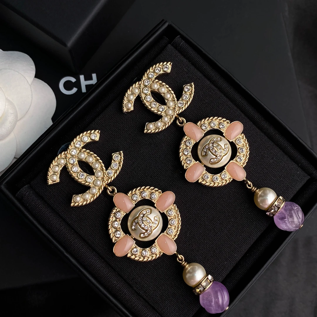 全新未使用 Chanel/香奈儿 经典双C 粉紫琉璃珍珠镶钻耳环 S3045