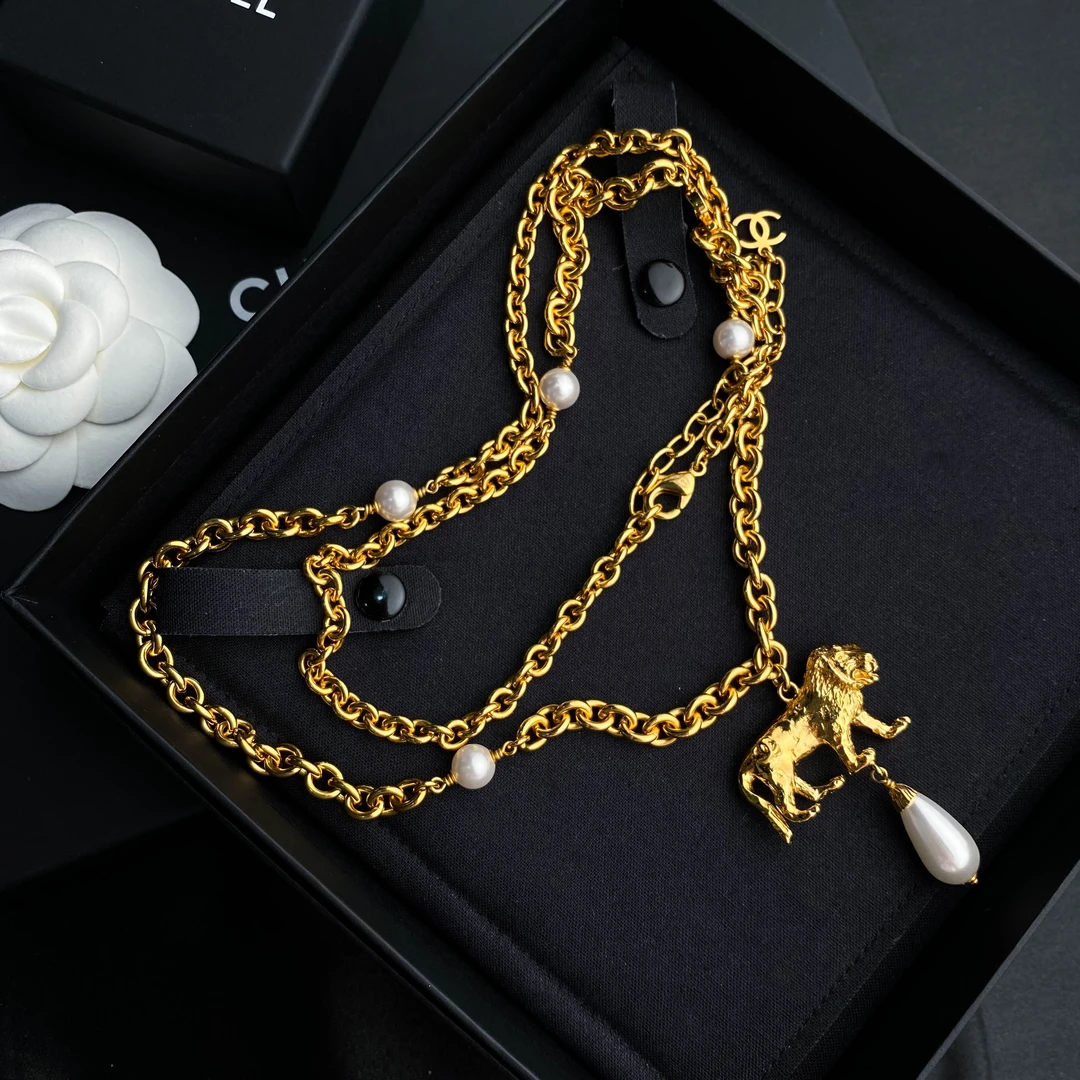 全新未使用 Chanel/香奈儿 经典双C 金色狮子珍珠长款项链 S3619