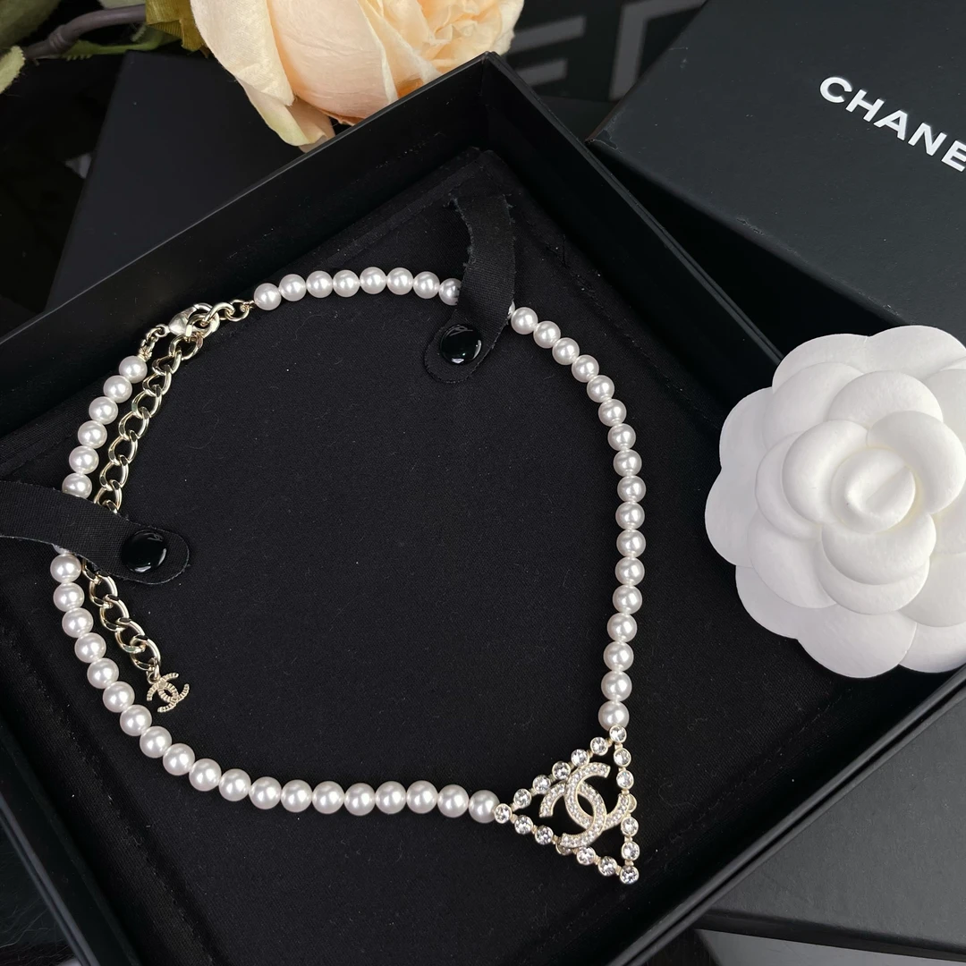 全新未使用 Chanel/香奈儿 FL 23S水钻珍珠三角形双C 项链 S3823