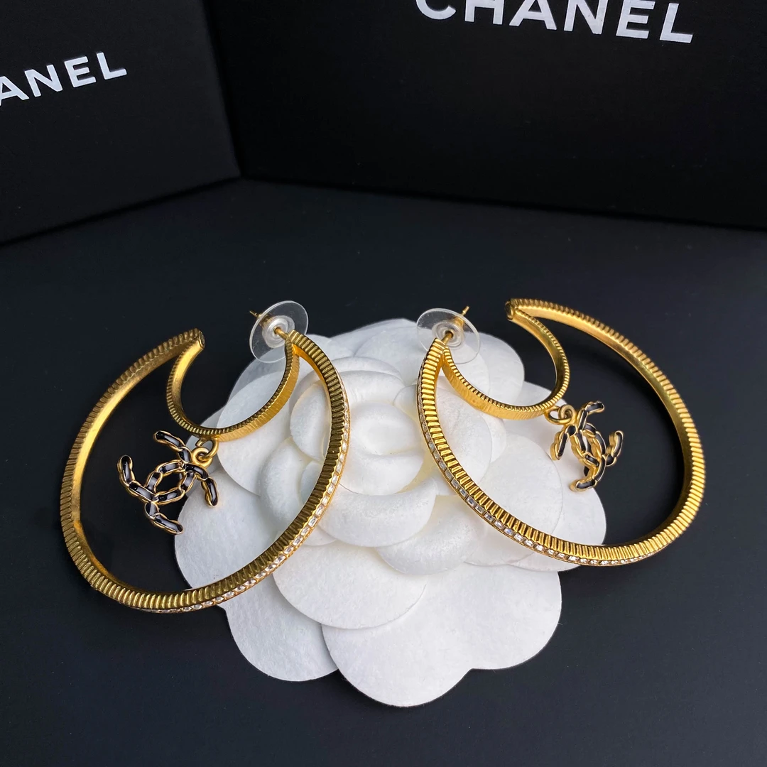 全新未使用 Chanel/香奈儿 经典双C logo黑金圆环镶钻耳环 S3061
