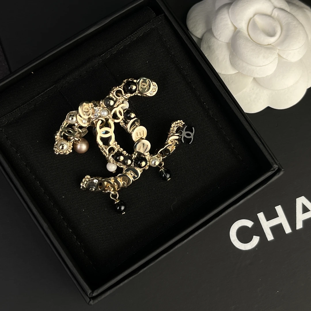 全新未使用 Chanel/香奈儿 经典双C 字母流苏钉珠复古 胸针 S3242