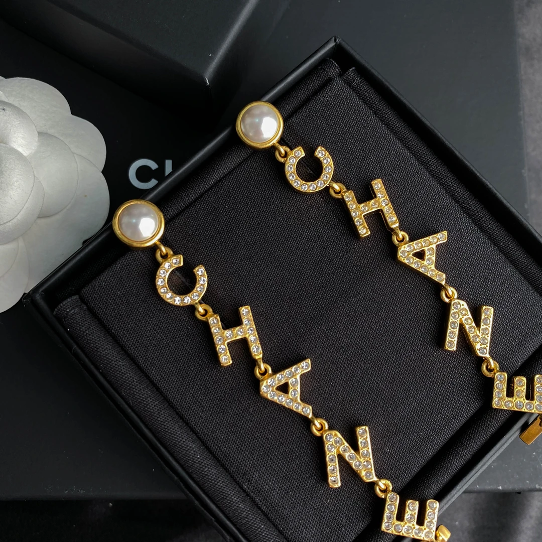 全新未使用 Chanel/香奈儿 经典双C 金色字母镶钻长款耳环 S3160