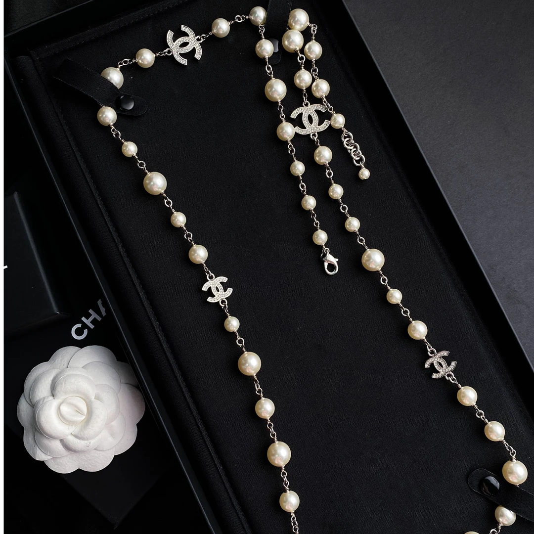 全新未使用 Chanel/香奈儿 经典双C 5个LOGO满钻珍珠 长项链S4918