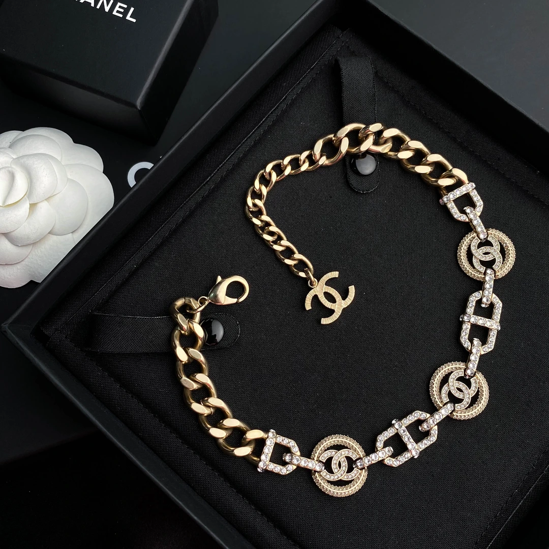 99新 Chanel/香奈儿 经典双C 金属浮雕镶钻项链 S4005