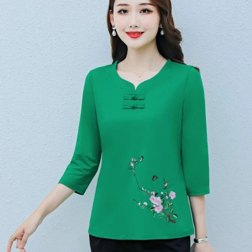 新款民族风绣花女装上衣春夏高领刺绣七分袖T恤女打底衫百搭洋气