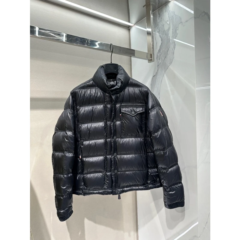 全新未使用Moncler 男士滑雪系列黑色羽绒服外套 Raffort 1A00007