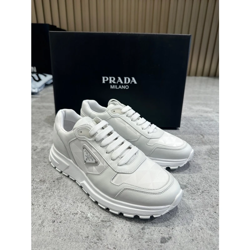 全新未使用 Prada普拉达 格菱纹拼接男士低帮百搭白色休闲运动鞋