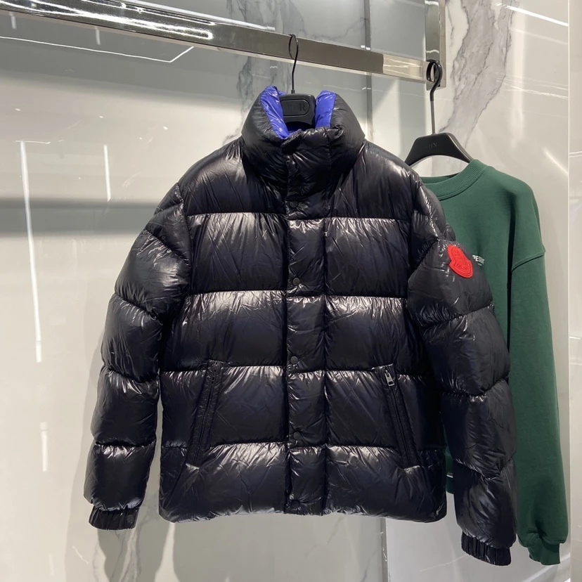 全新未使用Moncler 大红标刺绣男厚款羽绒服外套 DERVOX 1A00038