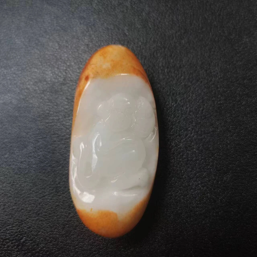 和田玉红皮猴聪明伶俐