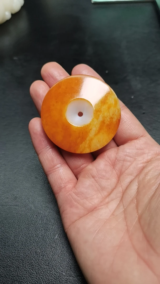 新疆和田玉平安扣55克