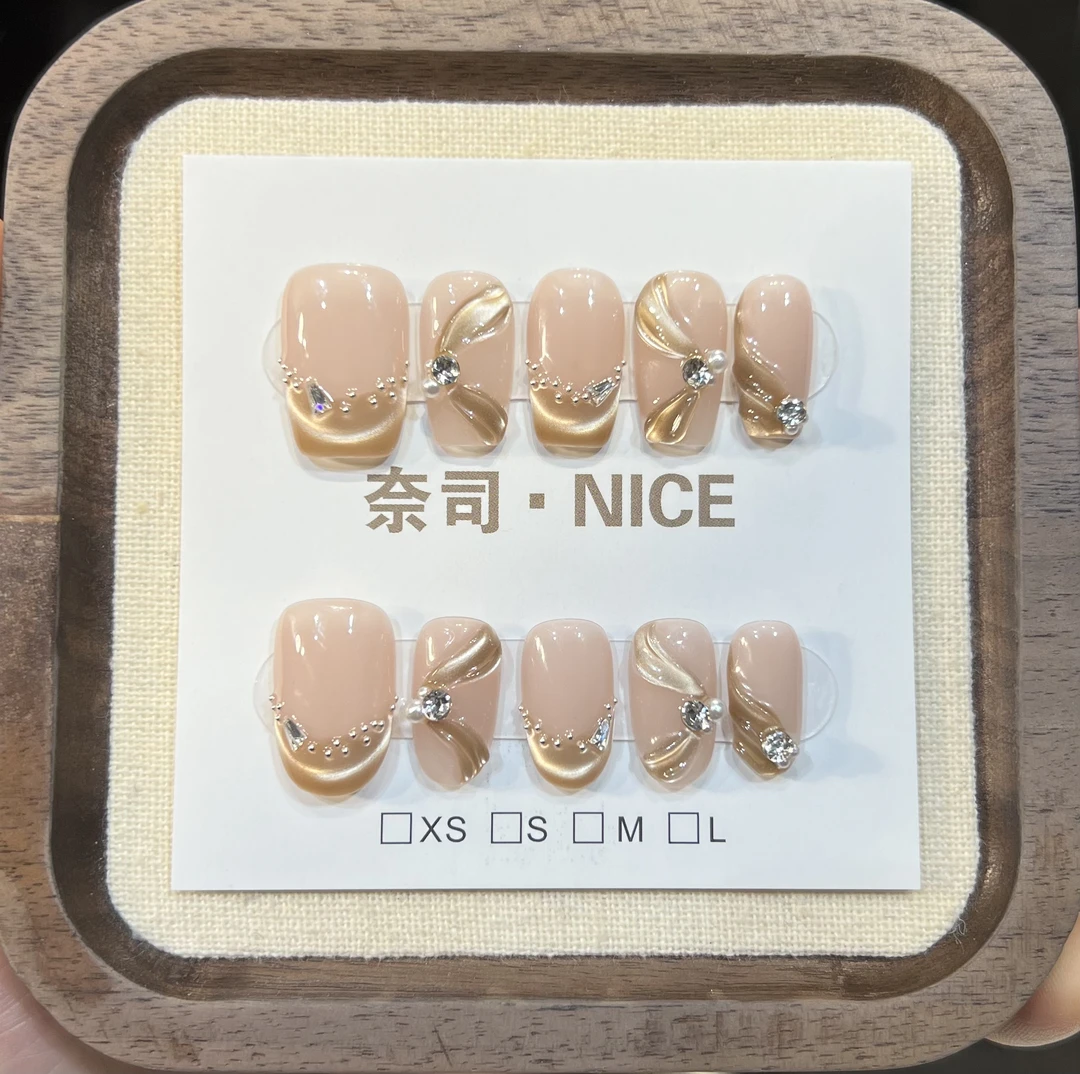 【艾莉尔】秋冬爆款手绘立体蝴蝶纯色显白显瘦穿戴甲流行氛围感
