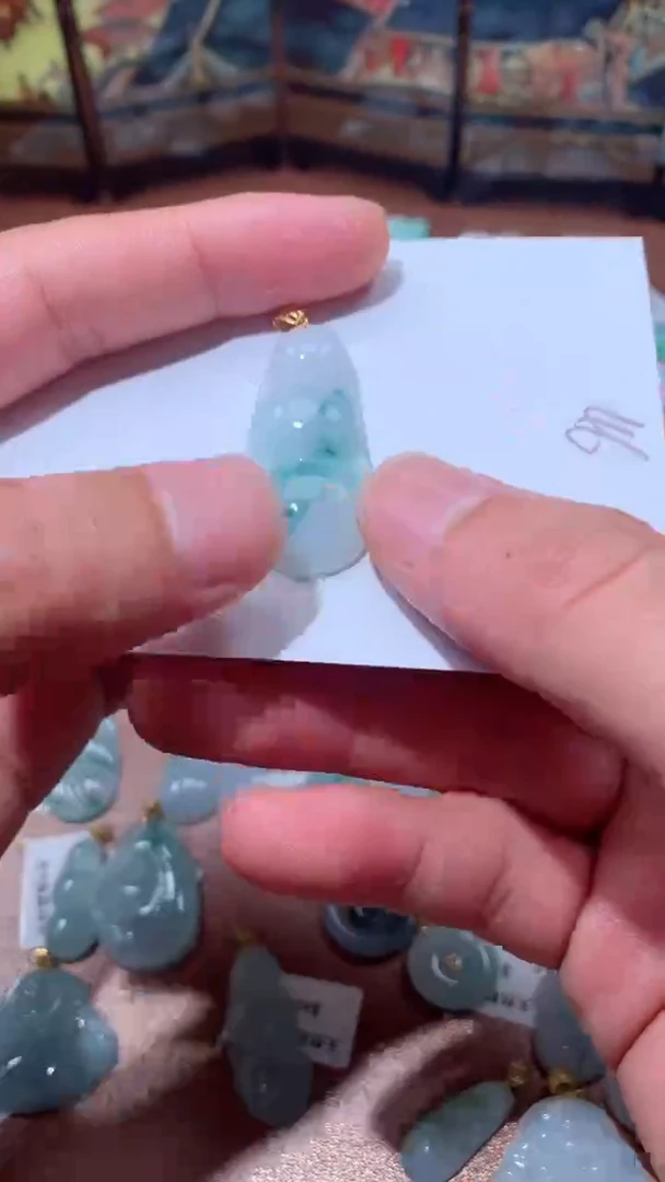 【闪购商品】翡翠颈饰未镶嵌【闪购商品】翡翠颈饰未镶嵌天然缅甸翡翠