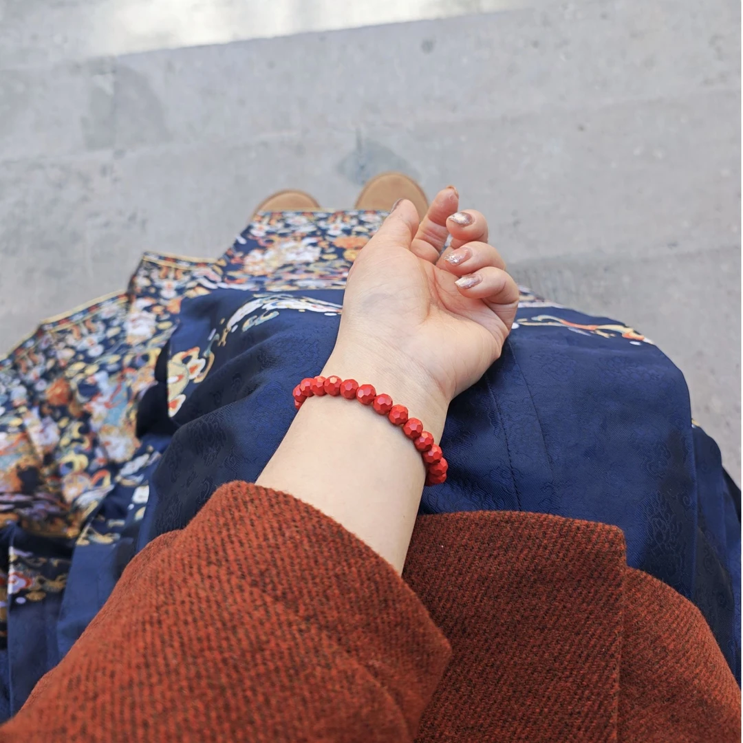 含辰砂工艺品高含量朱砂红砂钻切面多面手串 设计感 闪亮