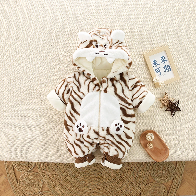 加绒保暖外出服男女宝宝冬装新生儿带帽子哈衣婴儿冬季加厚连体衣