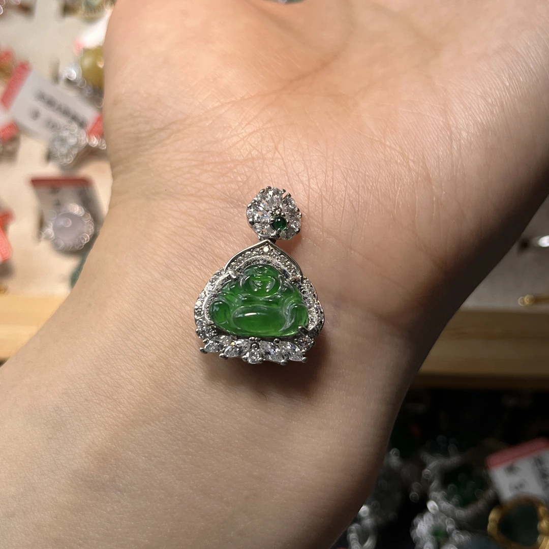 天然a货翡翠正阳绿满钻佛公吊坠