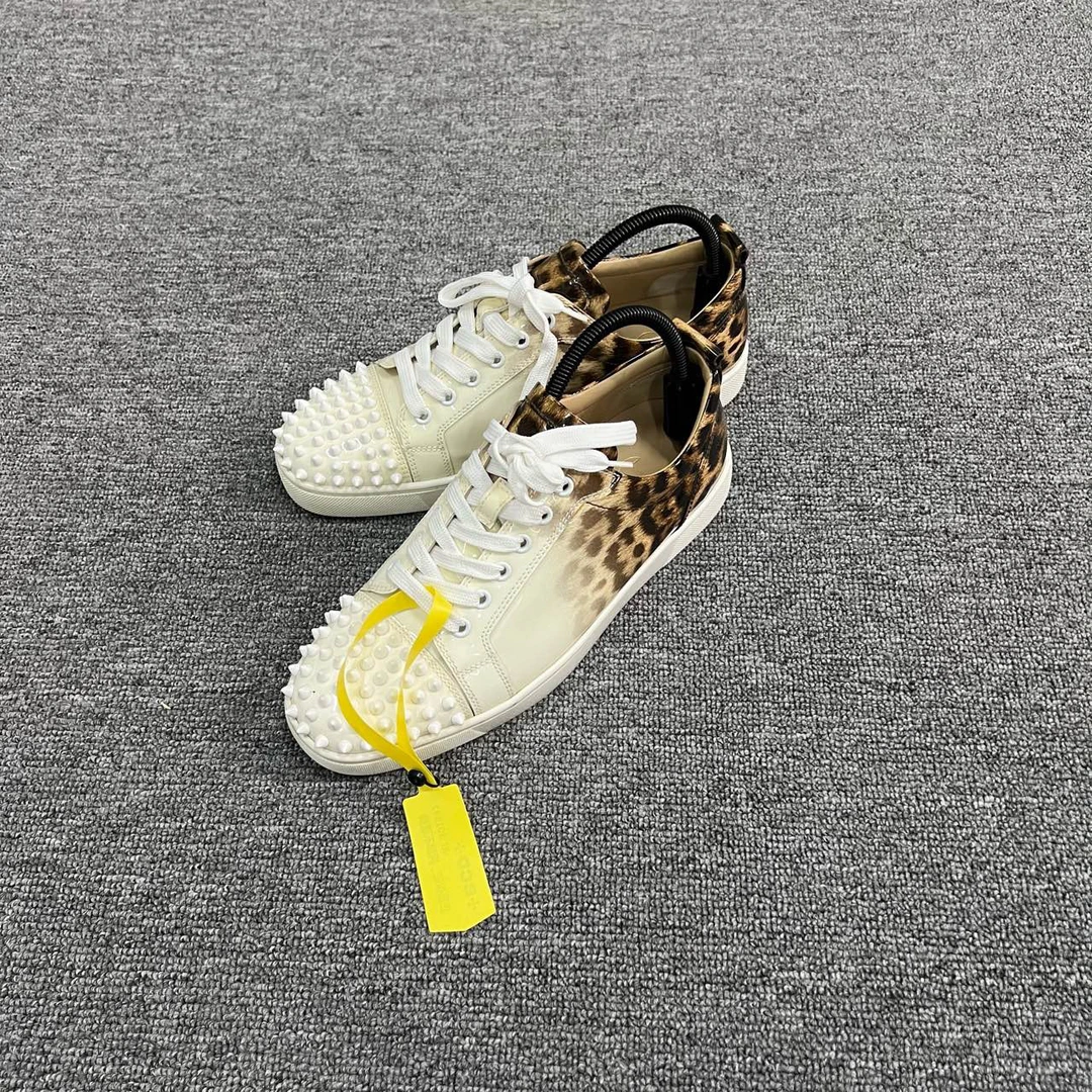 Christian Louboutin CL 白色豹纹漆皮铆钉红底板鞋 40.5码/95新/