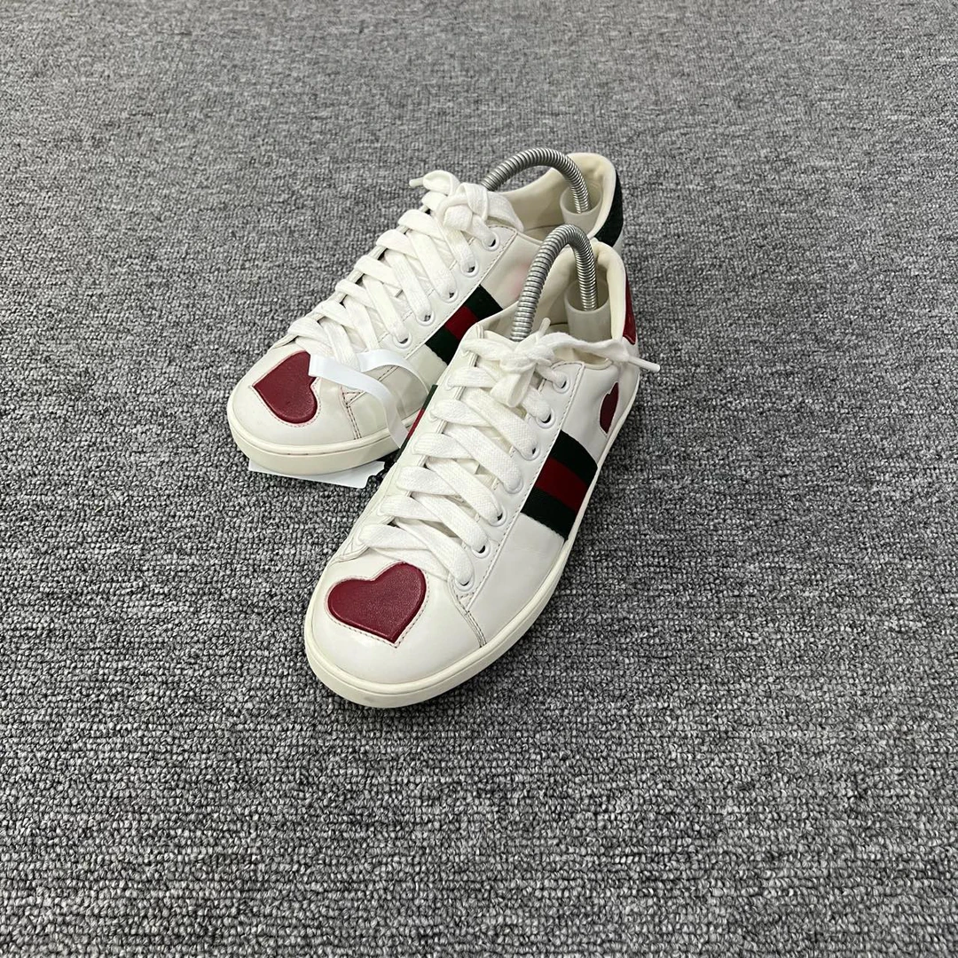 GUCCI 古驰 白色爱心板鞋 36码/95新/无配件