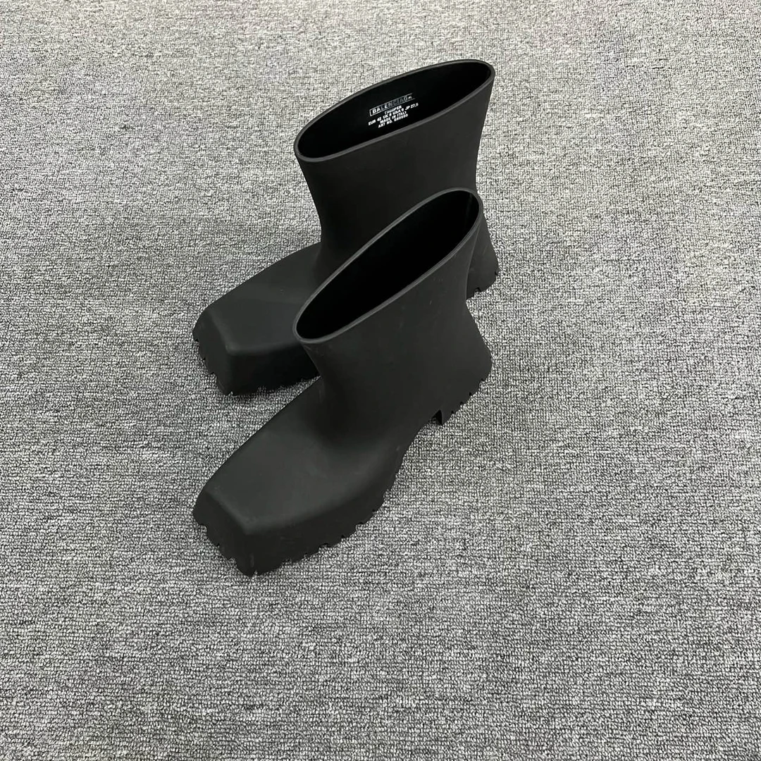 Balenciaga 巴黎世家 Trooper 黑色橡胶短靴 42码/98新/公价5300